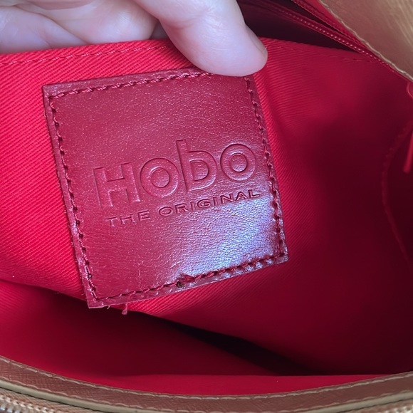 Hobo Original Mariella gold saffiano leather bag - Picture 10 of 13